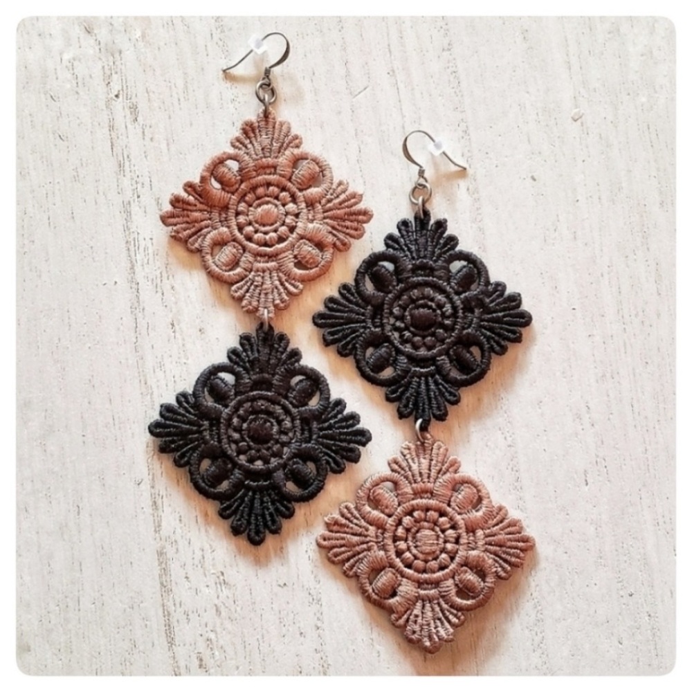 Boho appliqué statement earrings 🖤